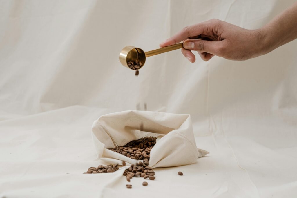 What are the key differences between Arabica and Robusta coffee beans