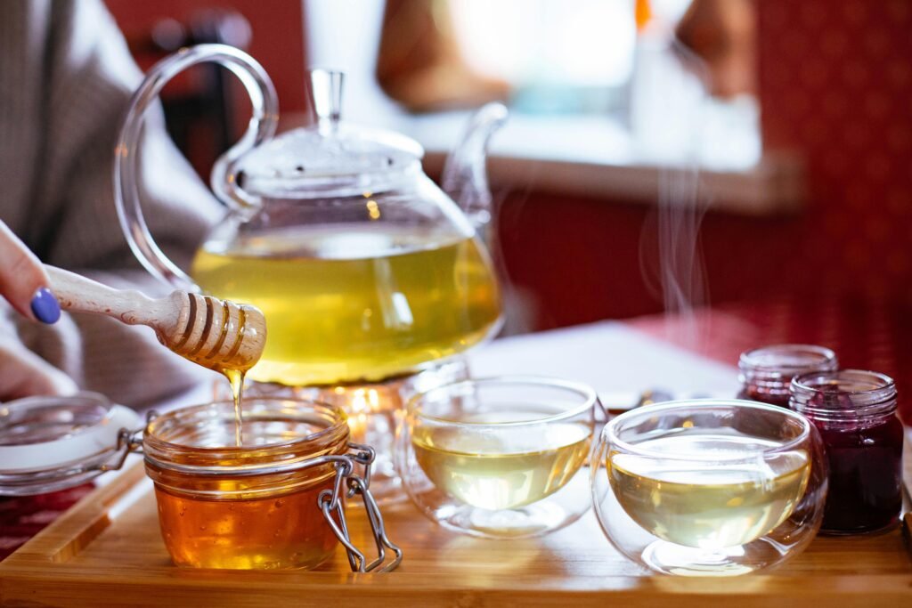 When Green Tea Might Not Help (or Could Potentially Worsen Bloating)